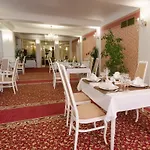 Ostrov מלון 4*