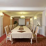 מלון Ostrov