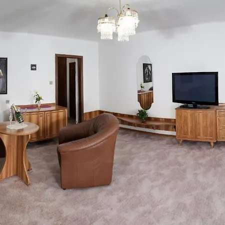 Ostrov Hotel 4*