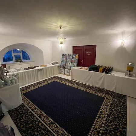 Hotell Ostrov 4*