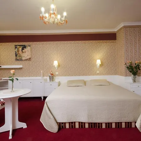 Ostrov 4*