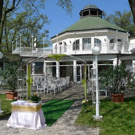 Ostrov Hotel 4*