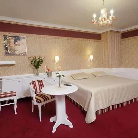 Ostrov Szálloda 4*