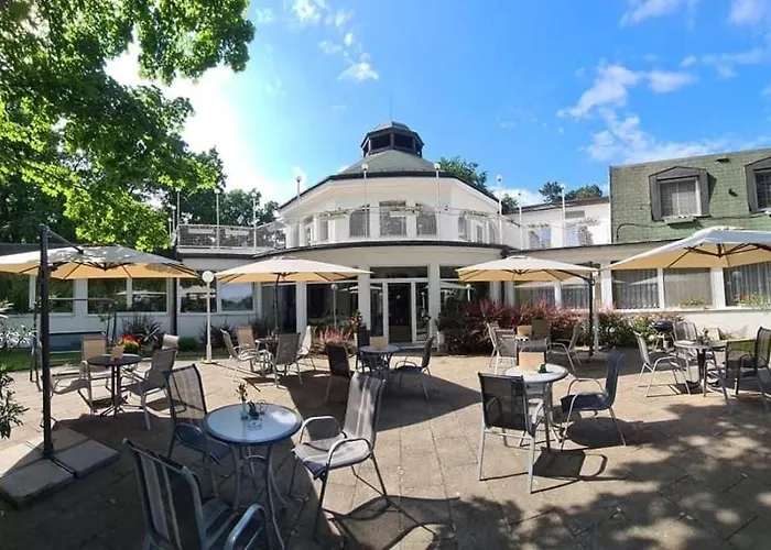 Hotel Ostrov 4*