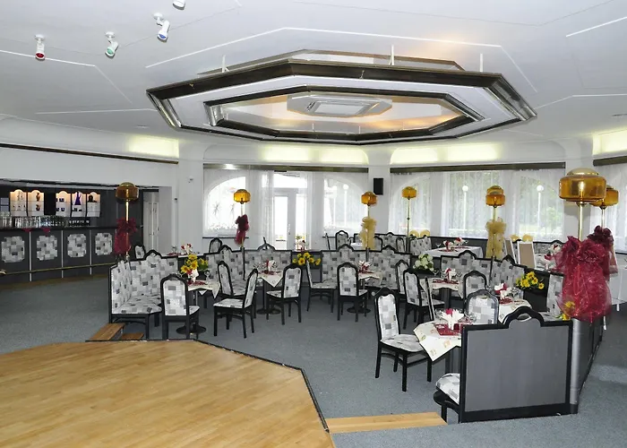 Hotel Ostrov 4*