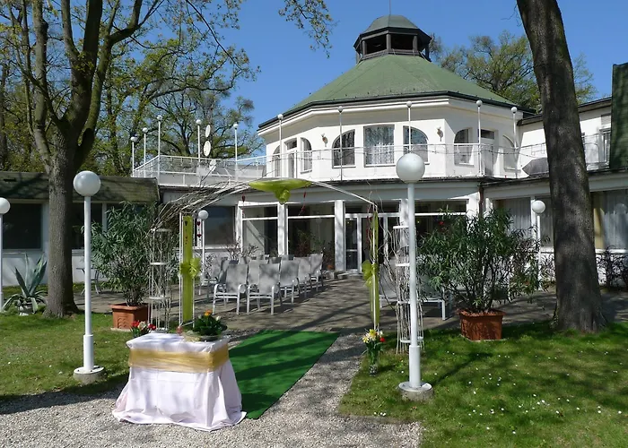 Ostrov Hotel
